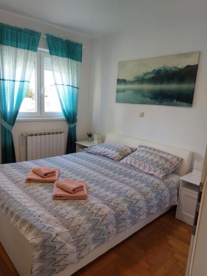 Apartman Suzy Pula Bagian luar foto