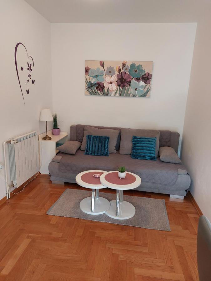 Apartman Suzy Pula Bagian luar foto