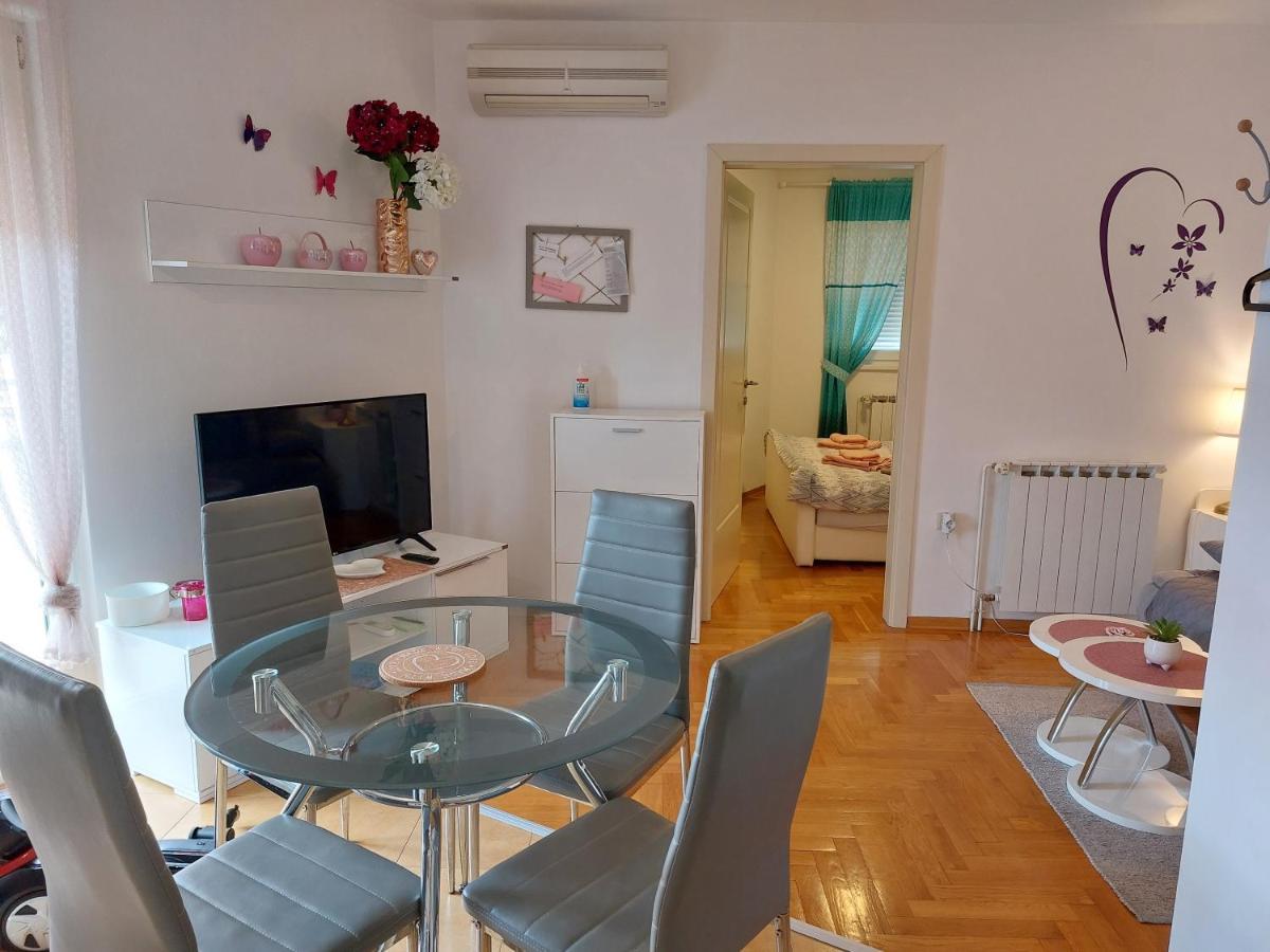 Apartman Suzy Pula Bagian luar foto